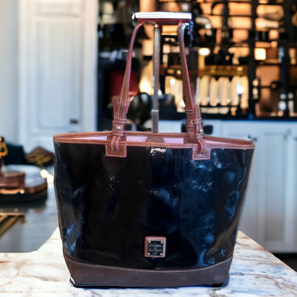VINTAGE Dooney & Bourke shoulder bag